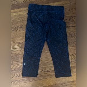 LULULEMON Wunder Train High Rise Crops WITH POCKETS (size 8)
